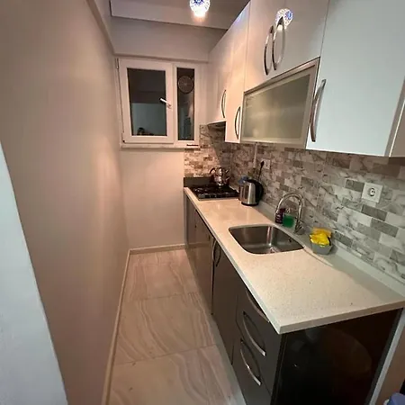 Bomontide Metroya Cok Yakin Sirin Appartamento